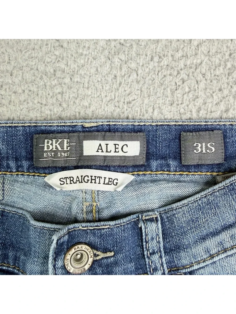BKE Jeans Mens 31x29 Blue Alec Straight Leg Buckle Distressed Denim Casual